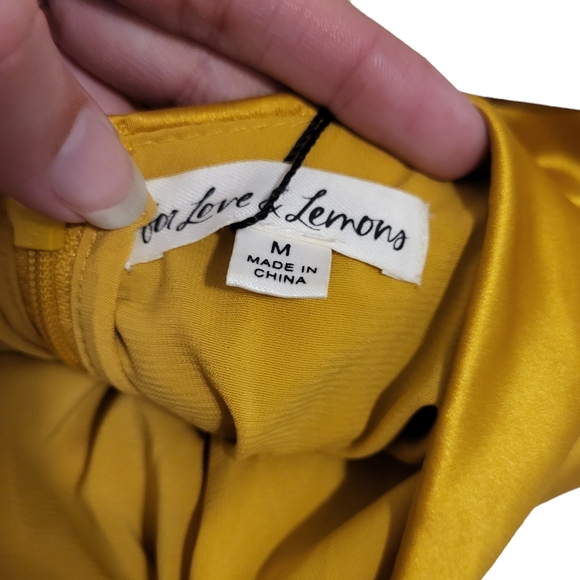 Nwt For Love and Lemons gold ruched asymmetrical off shoulder/cap sleeve size m - Picture 3 of 4